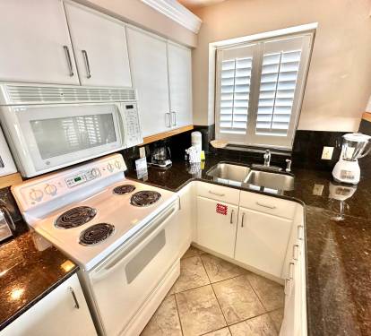 Fully Stocked Kitchen
