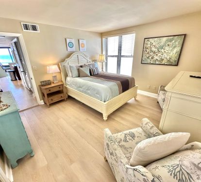 Guest Bedroom - Queen