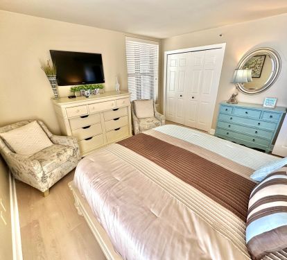 Guest Bedroom - Queen