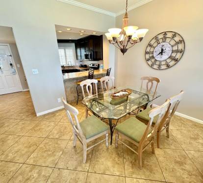 Dining area seating for 6
