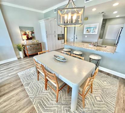 Dining area for 6