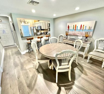 Dining area for 6