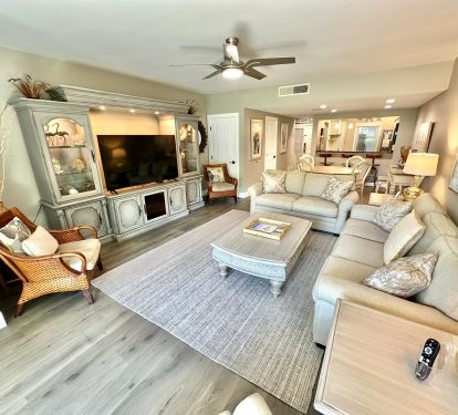 Spacious living room