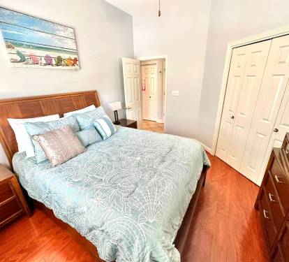 Guest Bedroom - Queen