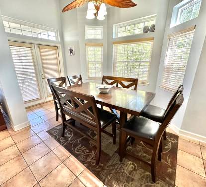 Dining area for 6