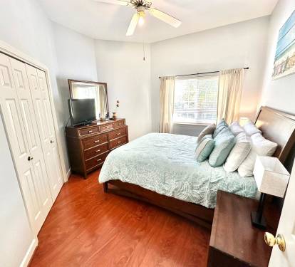 Guest Bedroom - Queen