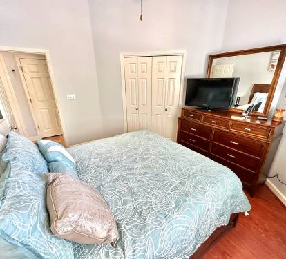 Guest Bedroom - Queen