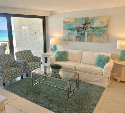 Living Room with beautiful views!