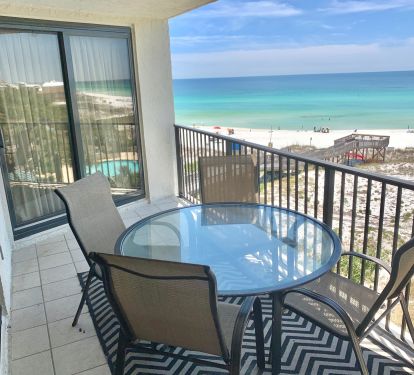 Balcony for beach views!