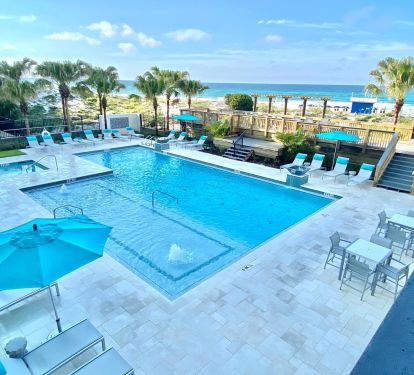 Newly renovated pool & hot tub!