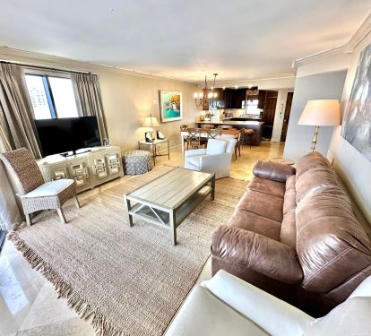 Spacious living room