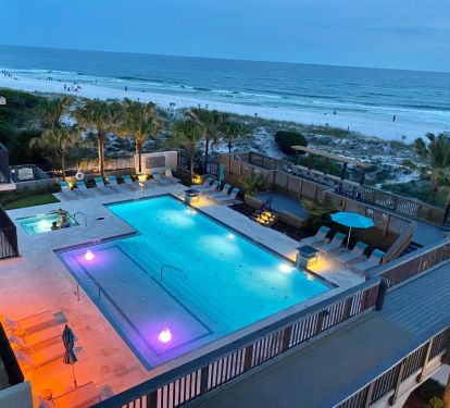 Newly renovated pool & hot tub!