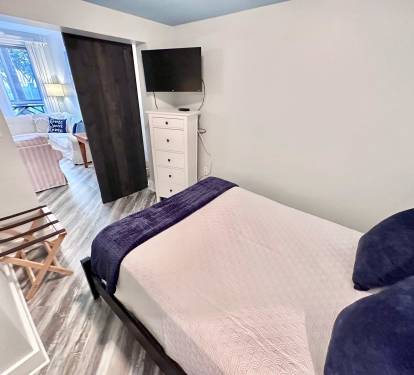 Guest bedroom