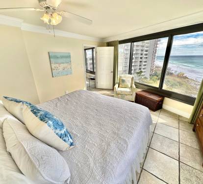 Master suite overlooking the ocean!