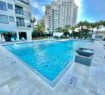 Beachside One Pool and Hot Tub