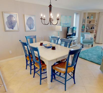 Dining room seating for 6!