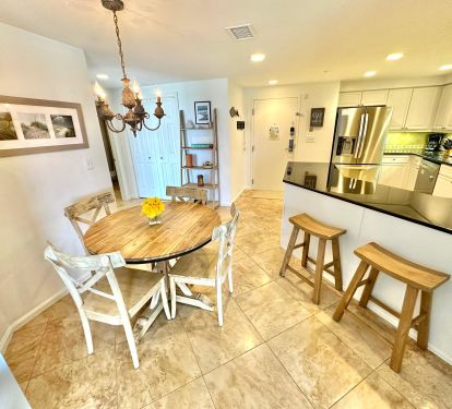 Dining area for 6