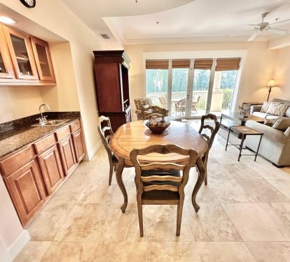 Dining room seating for 4