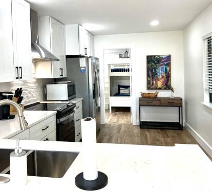 Fully stocked large kitchen
