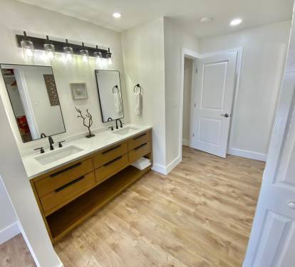 Upstairs Master Suite
