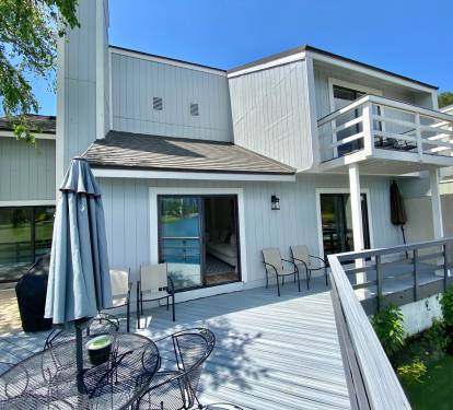 Large deck for entertaining!