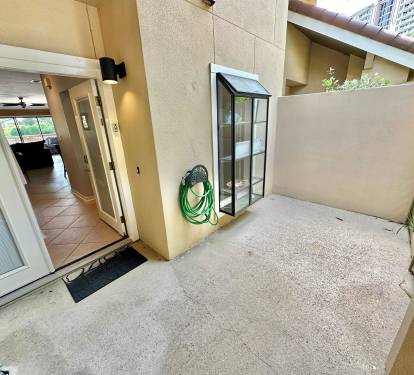 Entry patio