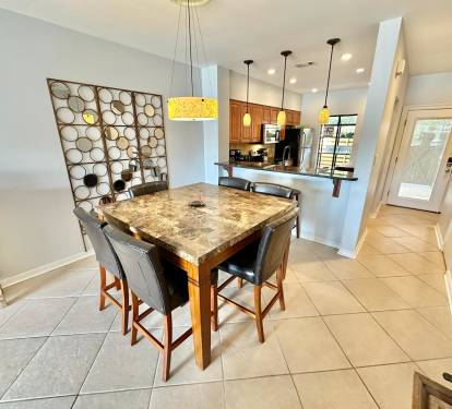 Dining area for 6