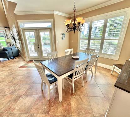 Dining area for 8