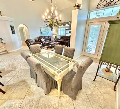 Dining area for 6