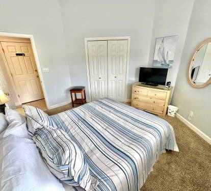 Guest Bedroom - Queen