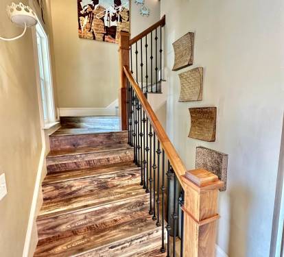 Stairs to 2nd Floor