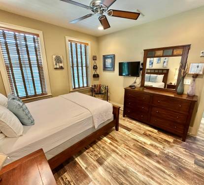 Queen Guest Bedroom