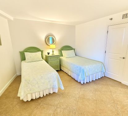 Guest Bedroom - Twins