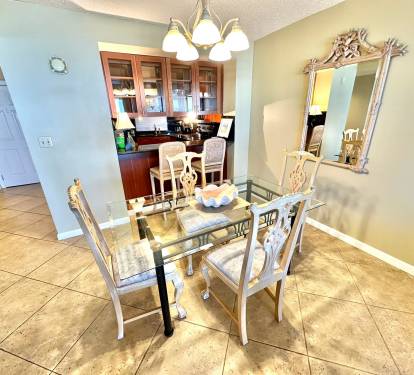 Dining area for 6