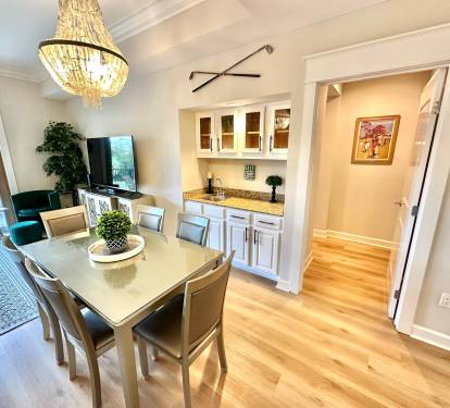 Dining area for 6