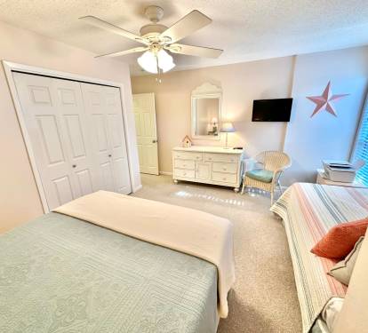 Guest Bedroom - Queen & Twin