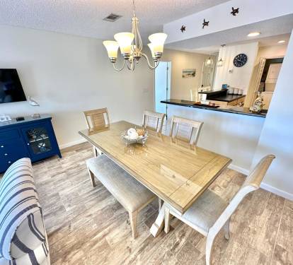 Dining area for 6