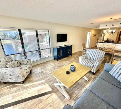 Spacious living room