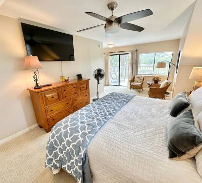 Spacious Master Suite - Upstairs