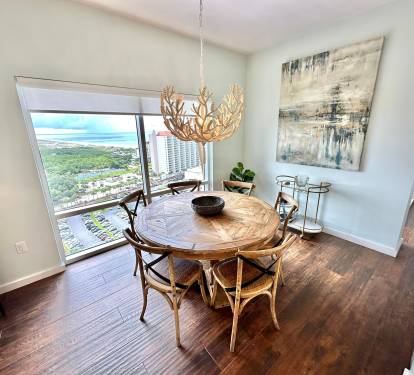Dining area for 6