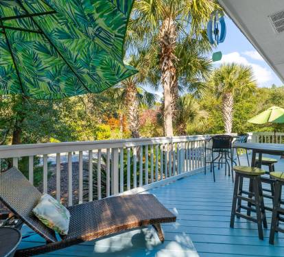 Relax and have a few drinks on the Porch