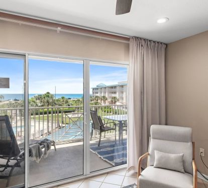 Living Area with Gulf Views
