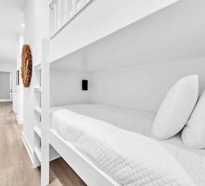Hallway Bunks 1 Part 1