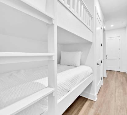 Hallway Bunks 1 Part 2