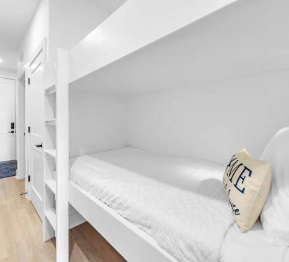 Hallway Bunks 1 Part 2