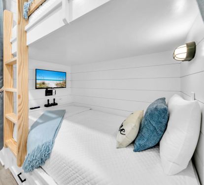Hallway Bunks 1 Part 1