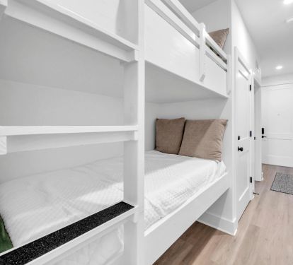 Hallway Bunks 1 Part 2