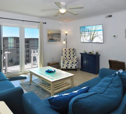 Living Room - Emerald Isle Resort 712, Okaloosa Island, Fort Walton Beach Vacation Rentals by Sunset Resort Rentals