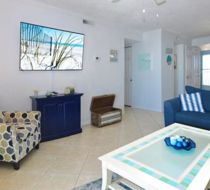 Living Room - Emerald Isle Resort 712, Okaloosa Island, Fort Walton Beach Vacation Rentals by Sunset Resort Rentals