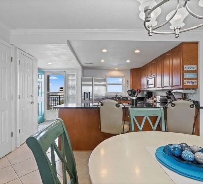 Dining Area - Emerald Isle Resort 712, Okaloosa Island, Fort Walton Beach Vacation Rentals by Sunset Resort Rentals